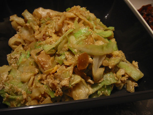 Fried cabbage with egg