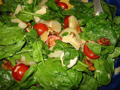 Pear, walnut, spinach and parmesan salad