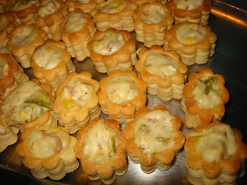 Vol-au-vents with tuna and corn filling