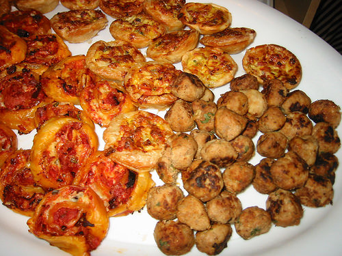 Mixed platter of hot savouries