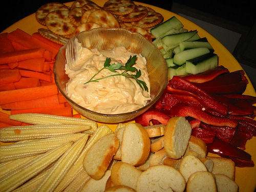 Crudites with sweet chilli and cream cheese dip
