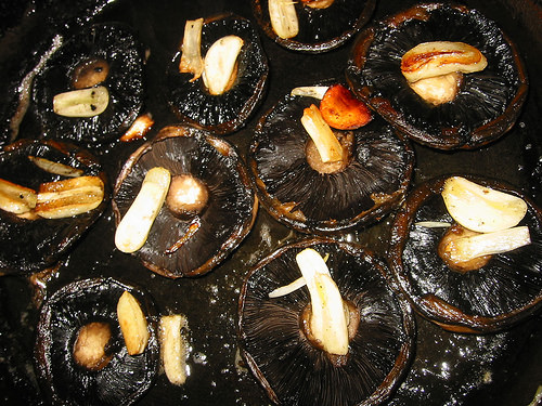 Panfried garlic mushrooms
