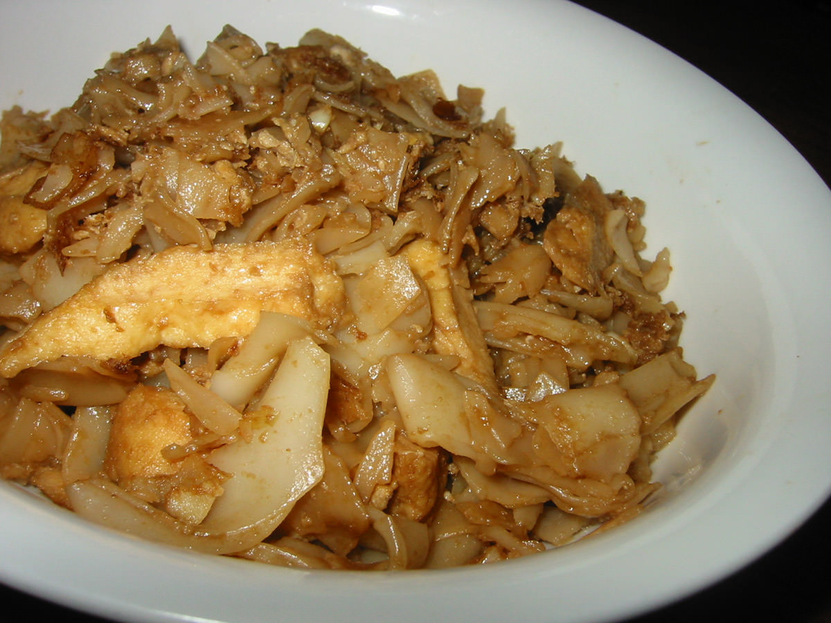 Tofu and garlic noodle stir-fry