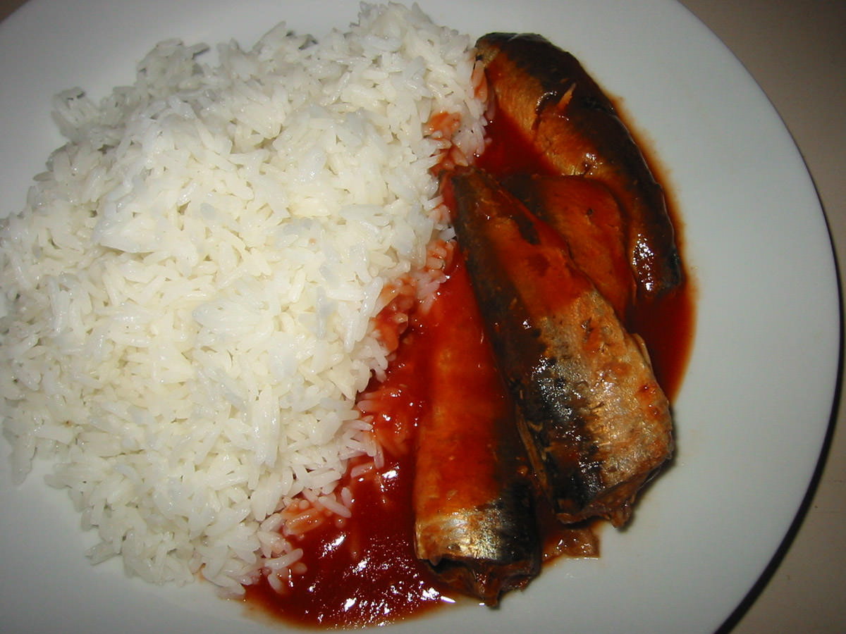 Sardines in tomato sauce with rice