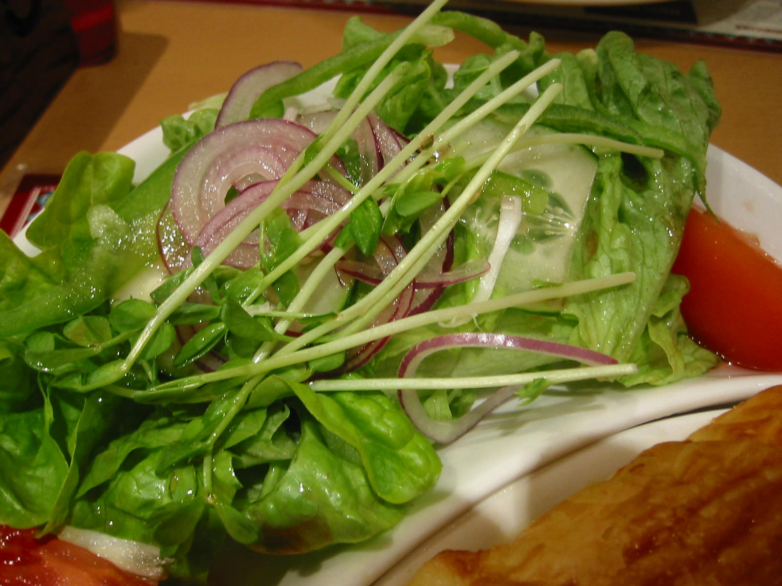 Garden salad with raspberry vinaigrette