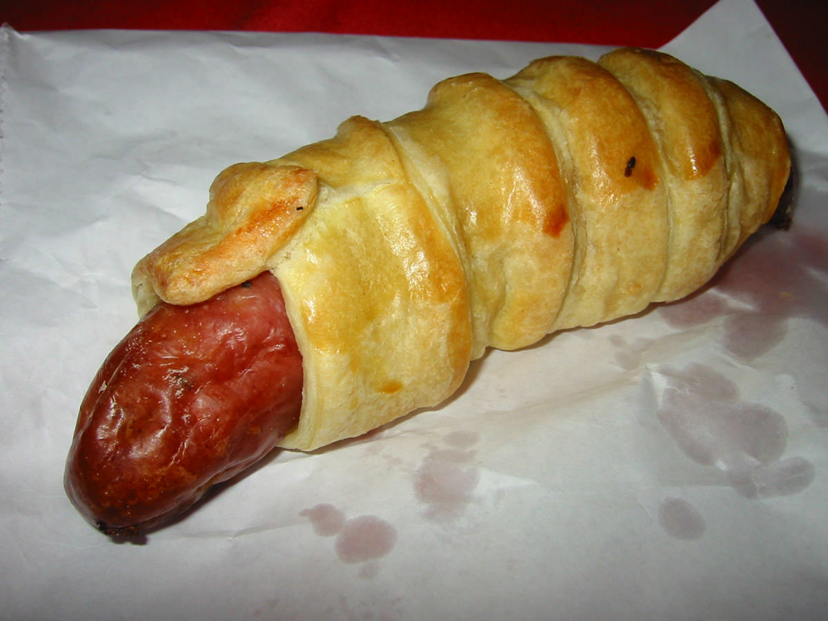 Cheese sausage in pastry