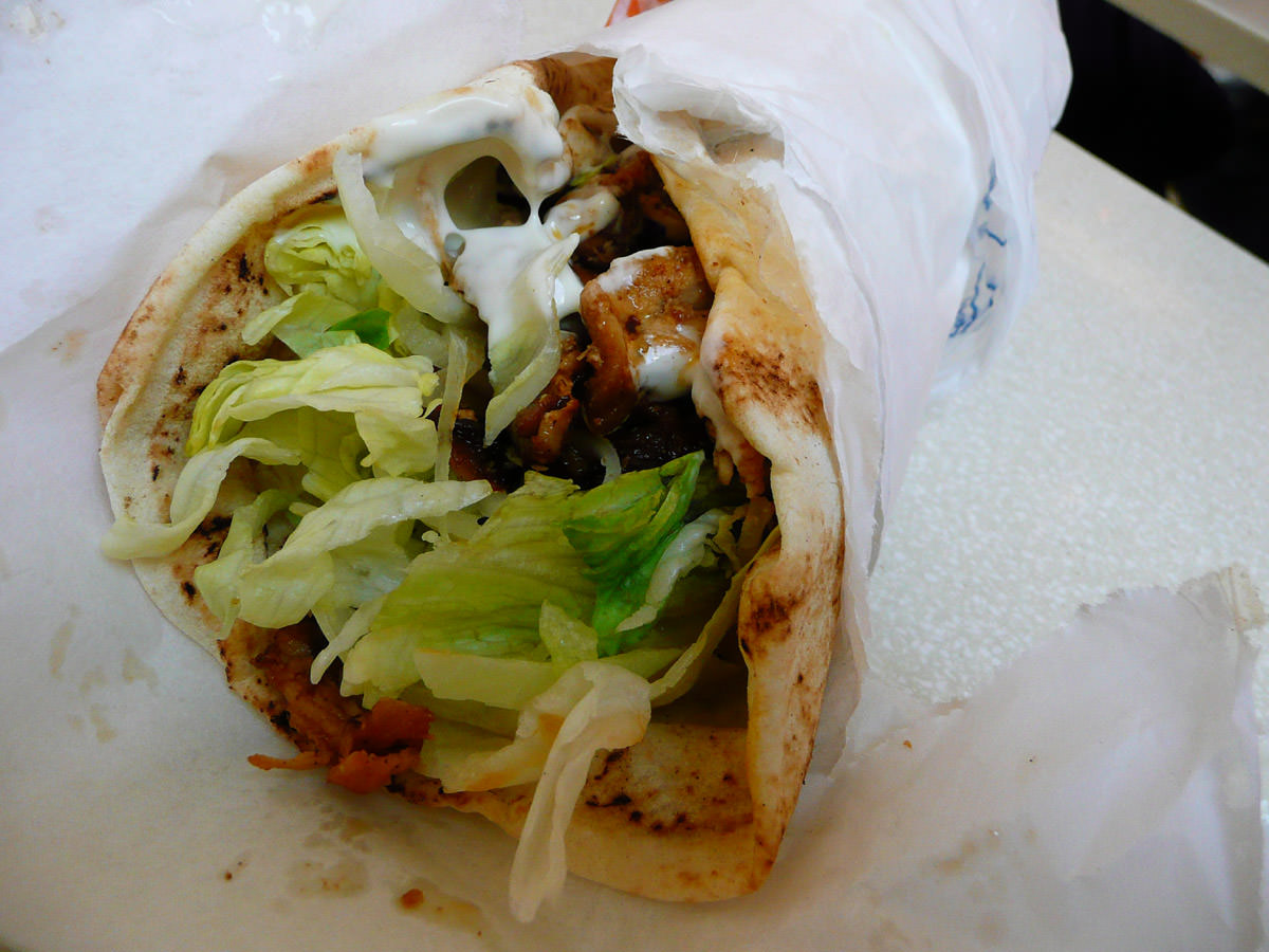 Chicken kebab with garlic sauce