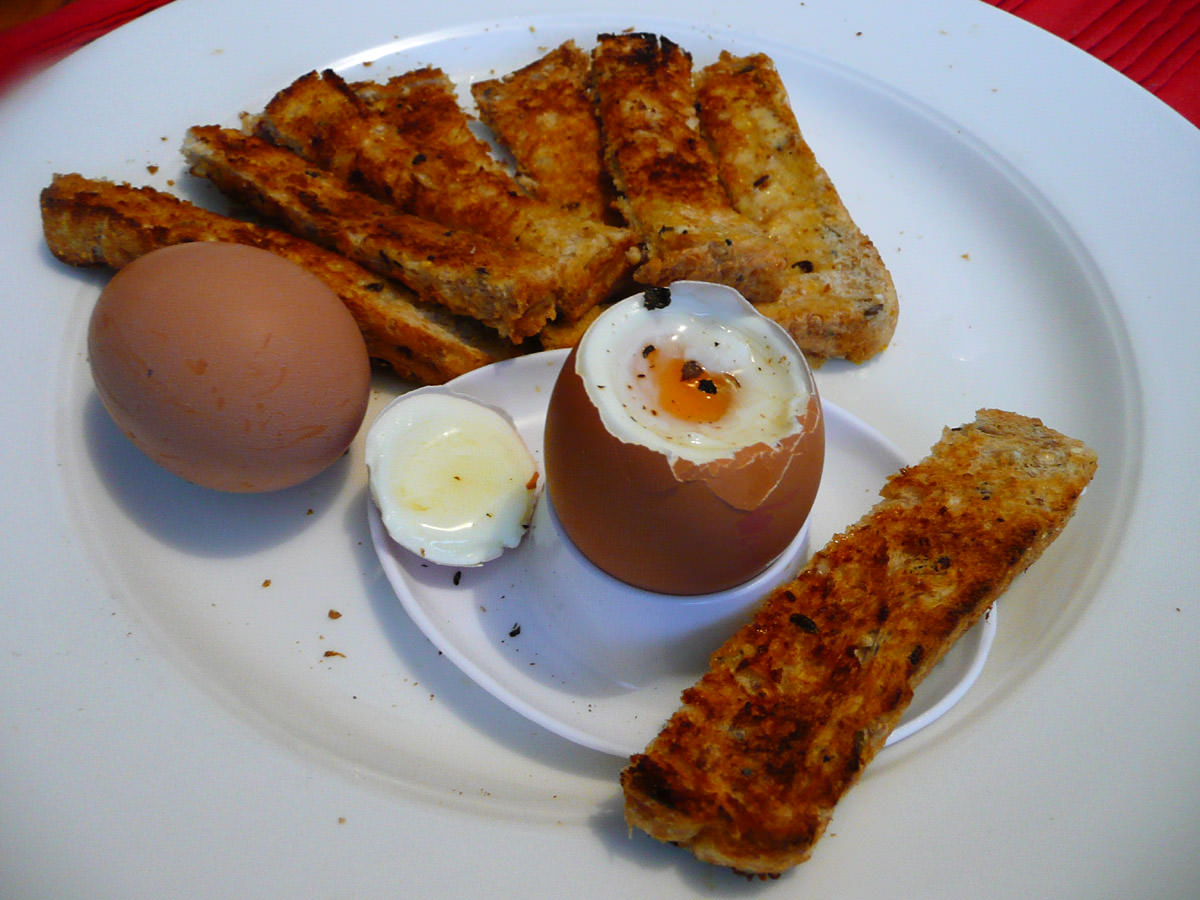 Boiled eggs with soldiers