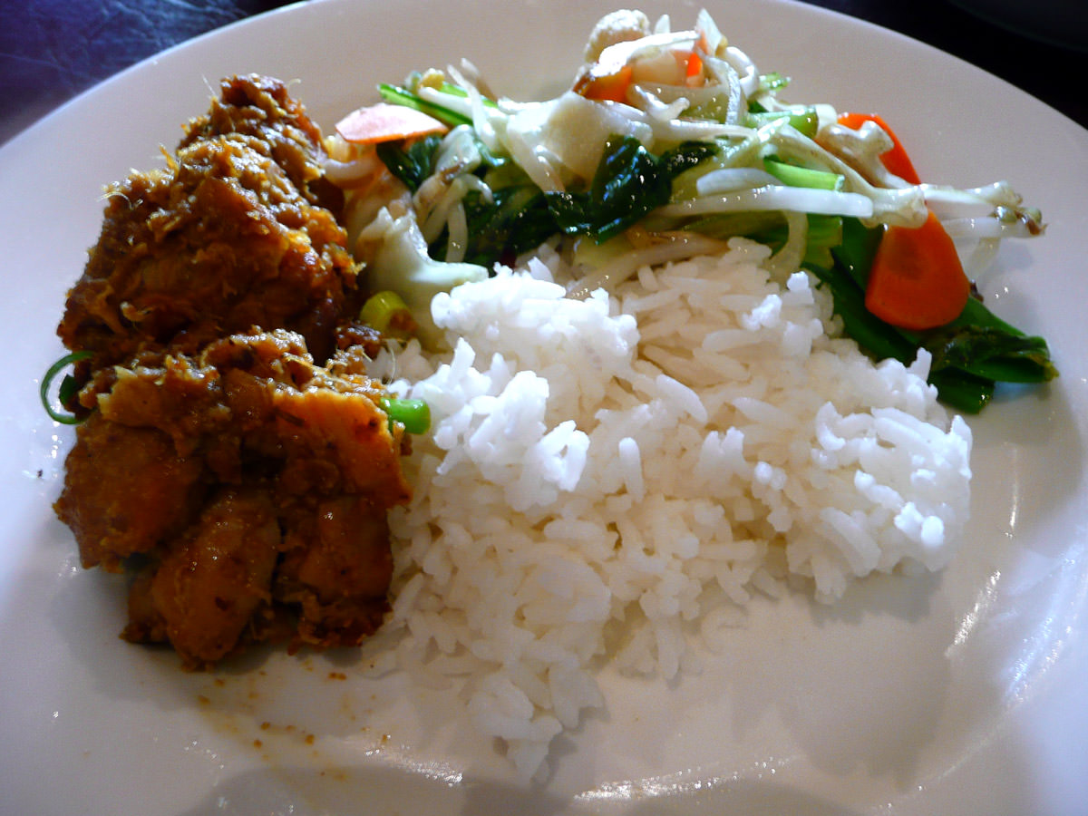 Chicken rendang, stir-fried vegies and rice