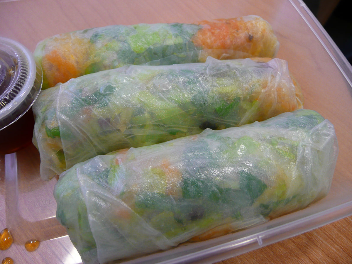 Vegetarian rice paper rolls