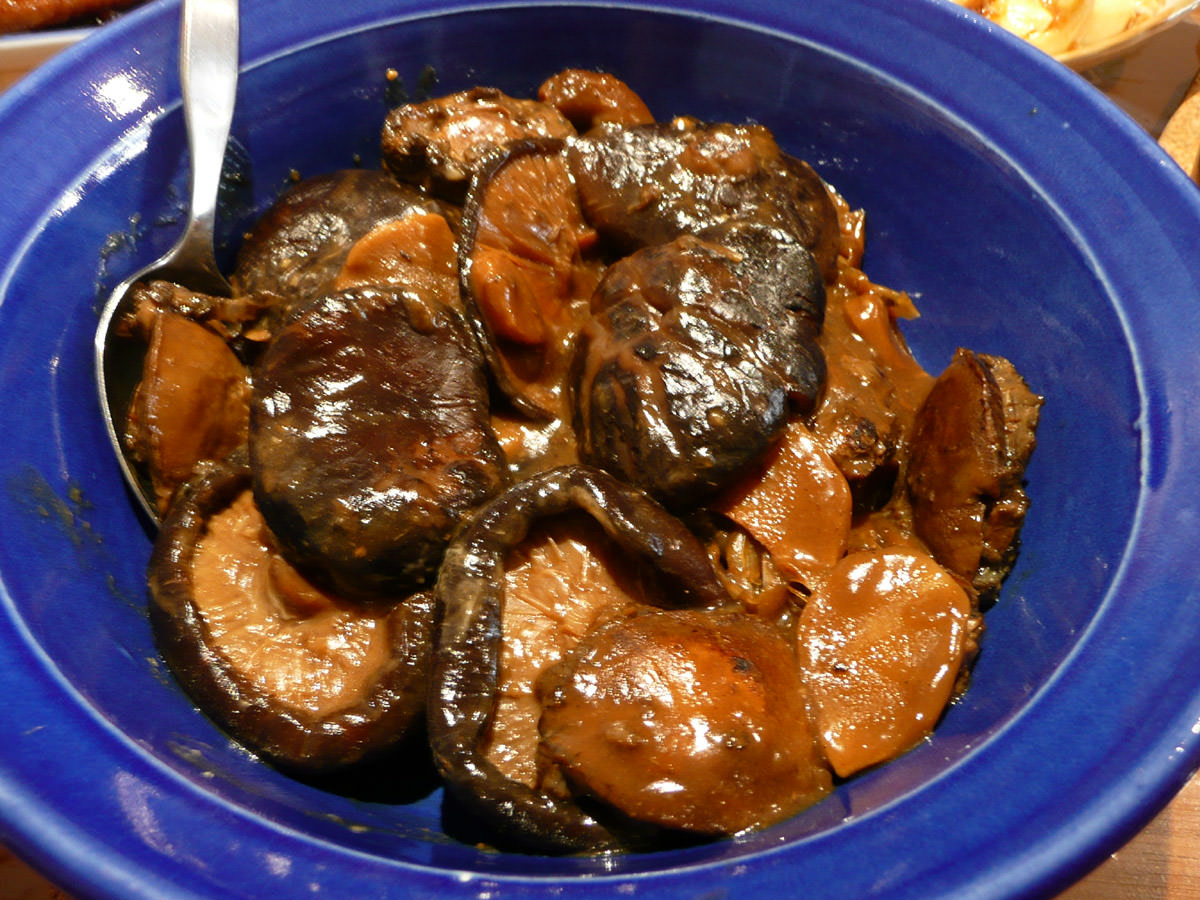 Chinese mushrooms with abalone