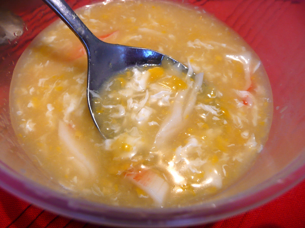 Crab meat with sweet corn soup
