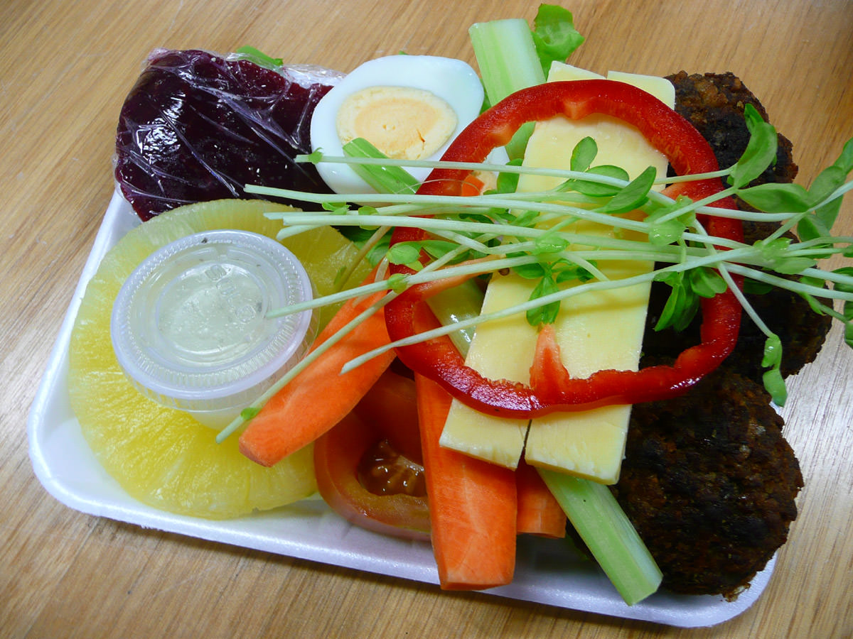 Rissoles with salad