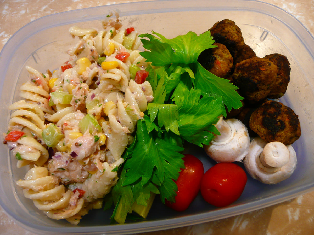 Tuna pasta salad, korma turkey meatballs, tomato and mushroom