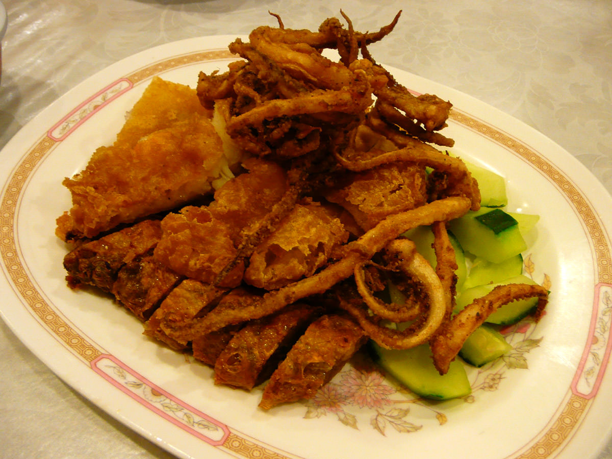 Loh bak with fried tofu, fried fish paste and octopus
