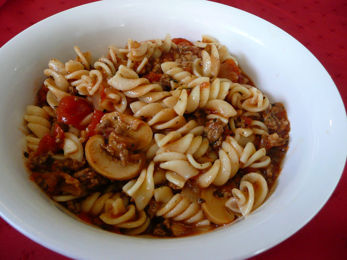 Pasta spirals with bolognese sauce