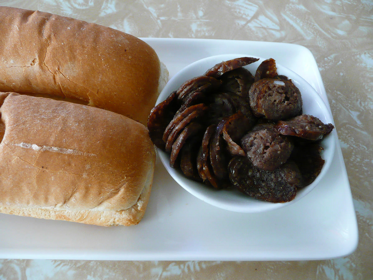 Sliced Boerwurst and ovenbaked hot dog buns