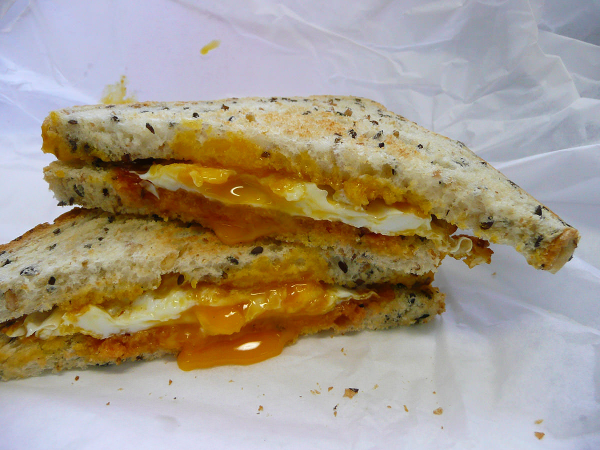 Fried egg sandwich on multigrain bread