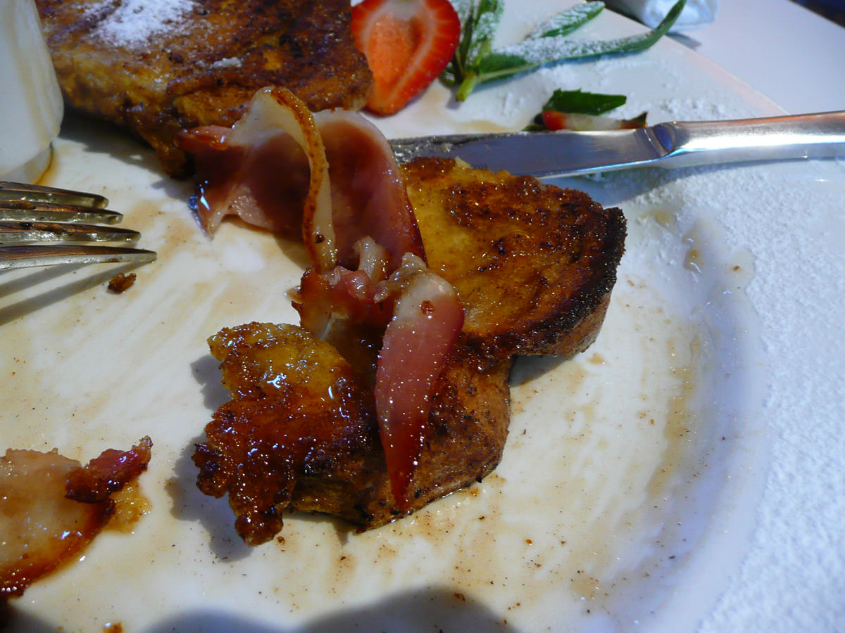 Bacon and French toast with maple syrup
