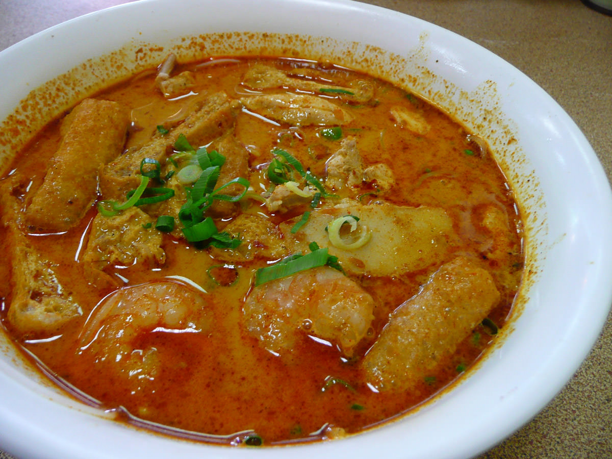 Combination laksa (with chicken, seafood and tofu)