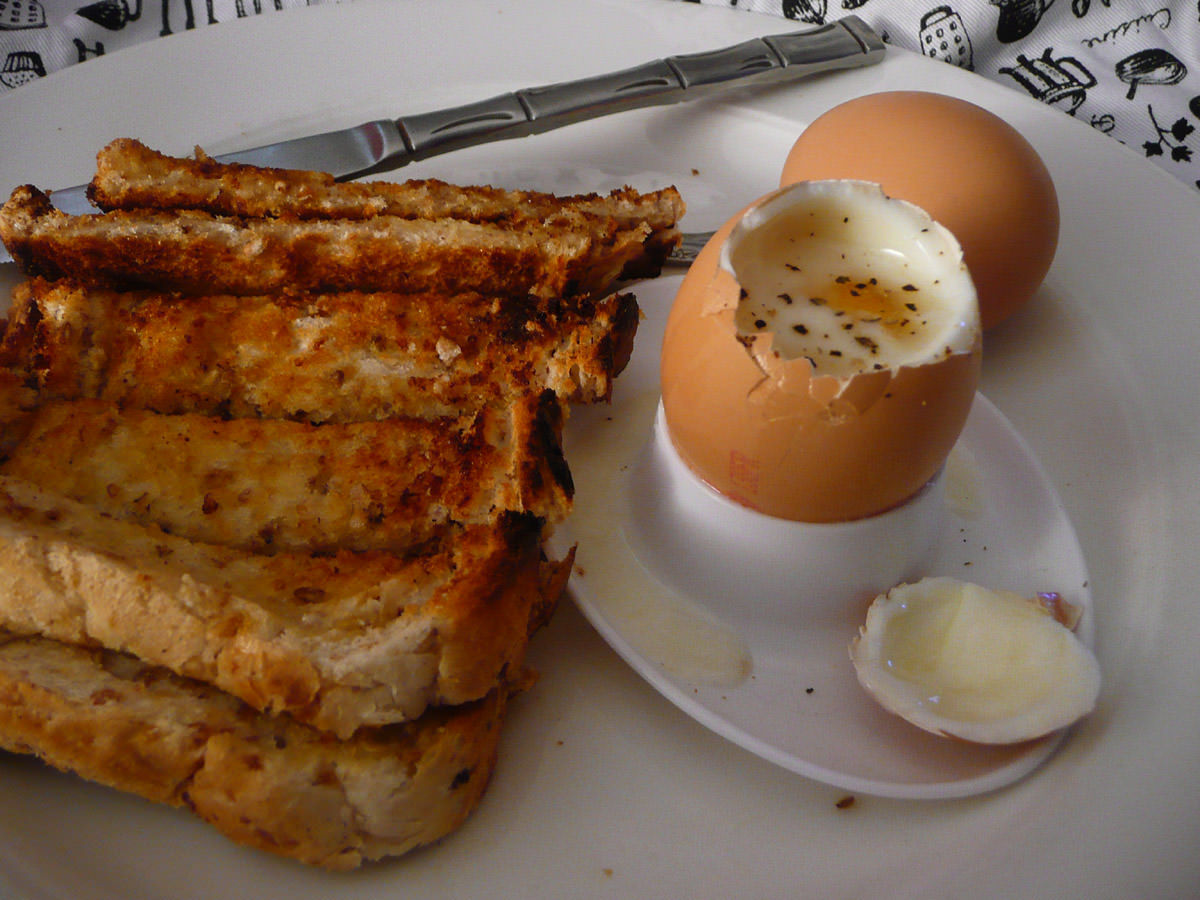 Boiled eggs with soldiers
