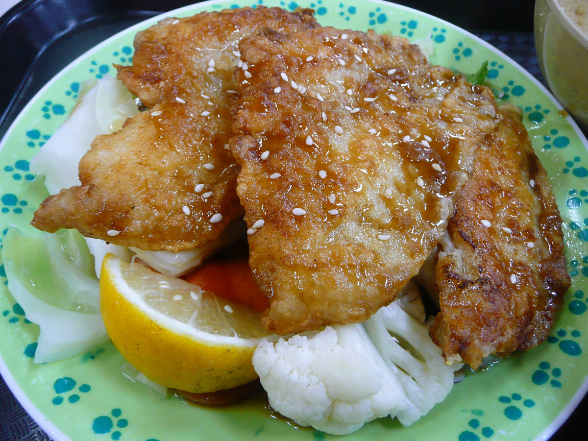 Teriyaki fish on vegetables