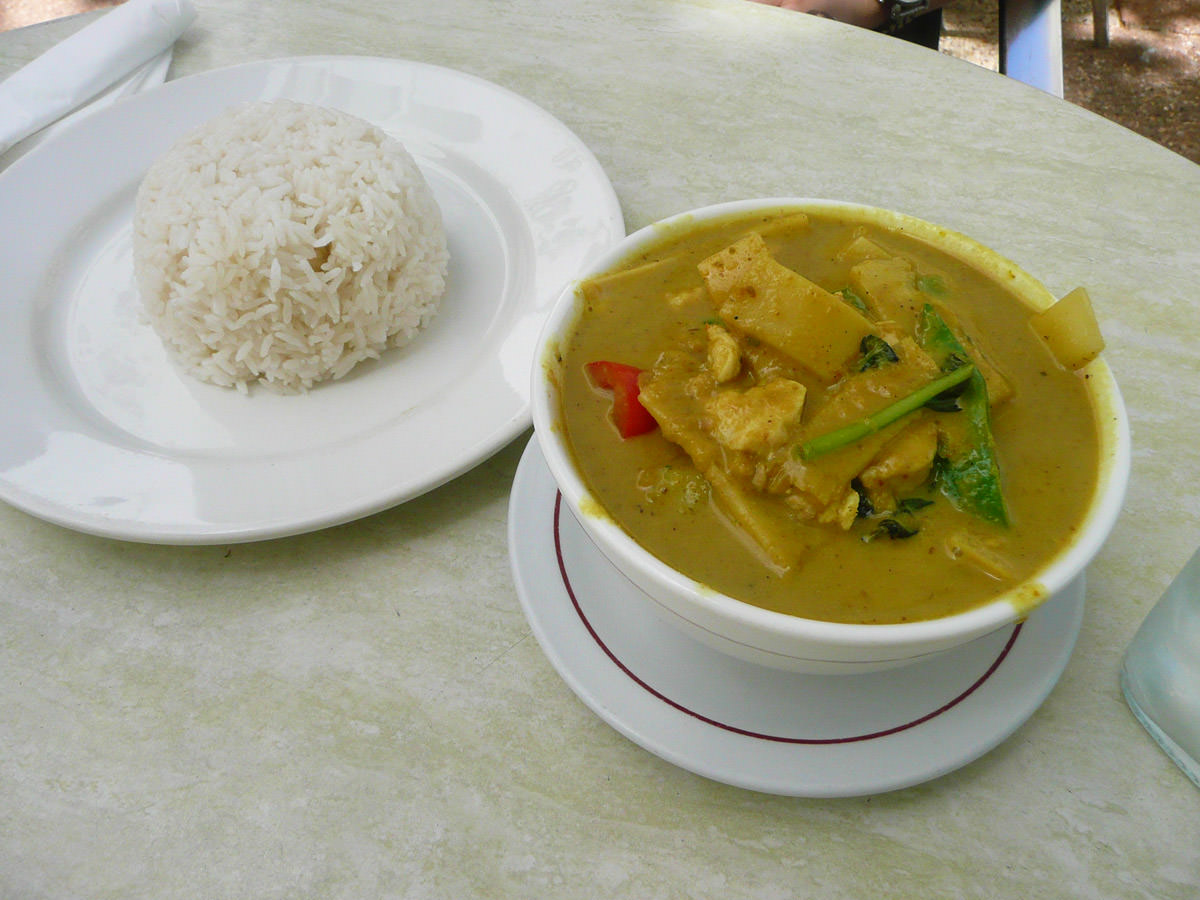 Thai green chicken curry and rice