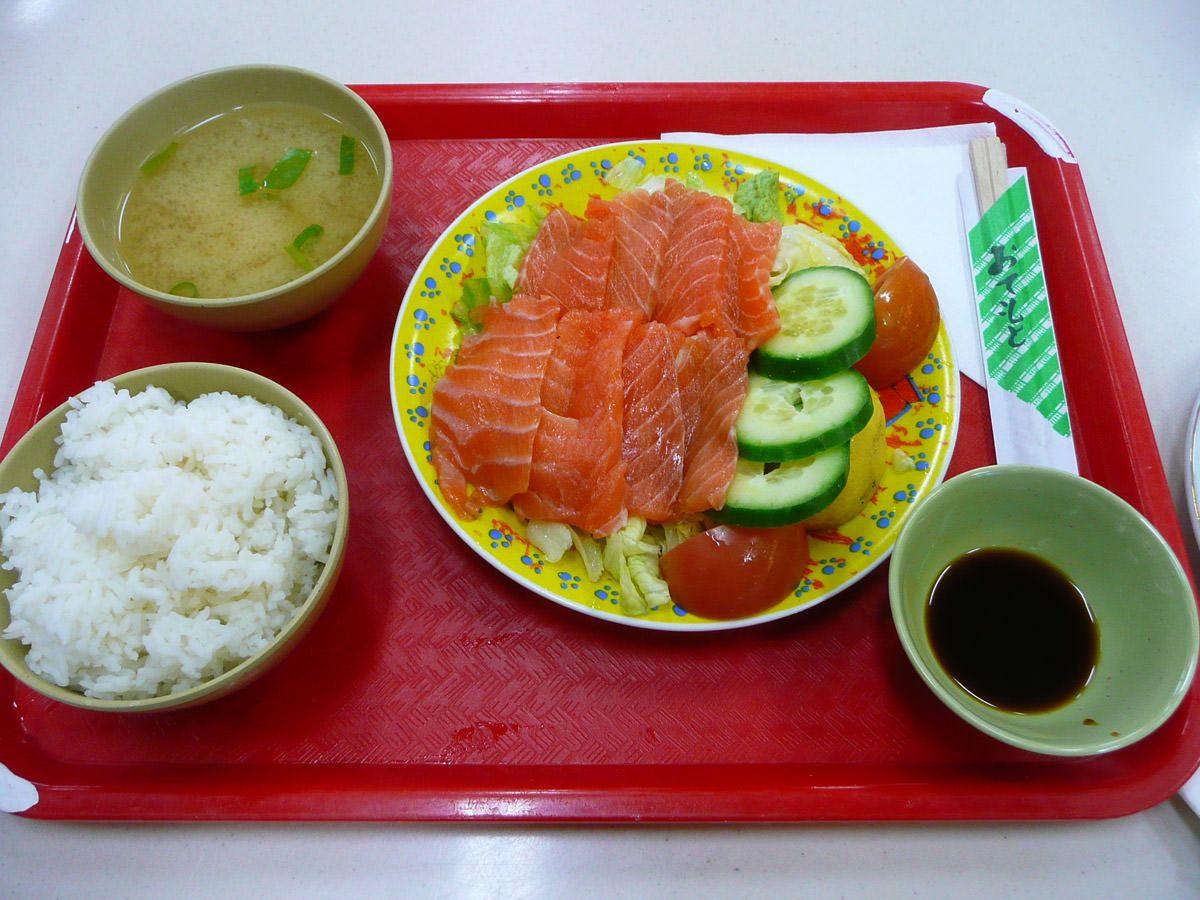 Salmon sashimi set