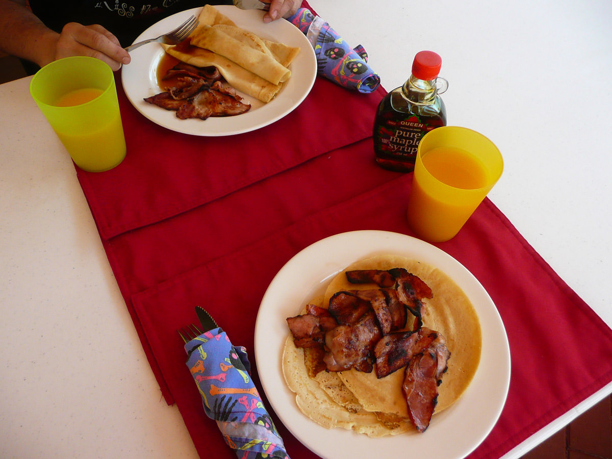 Pancakes and bacon for lunch out on the patio