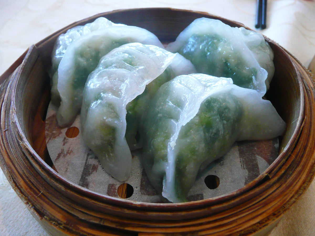 Steamed vegetable dumplings