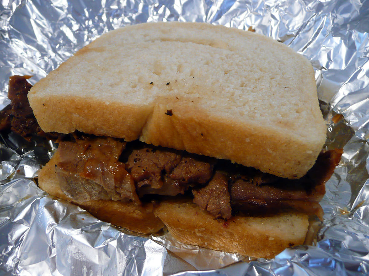 Roast lamb sandwich