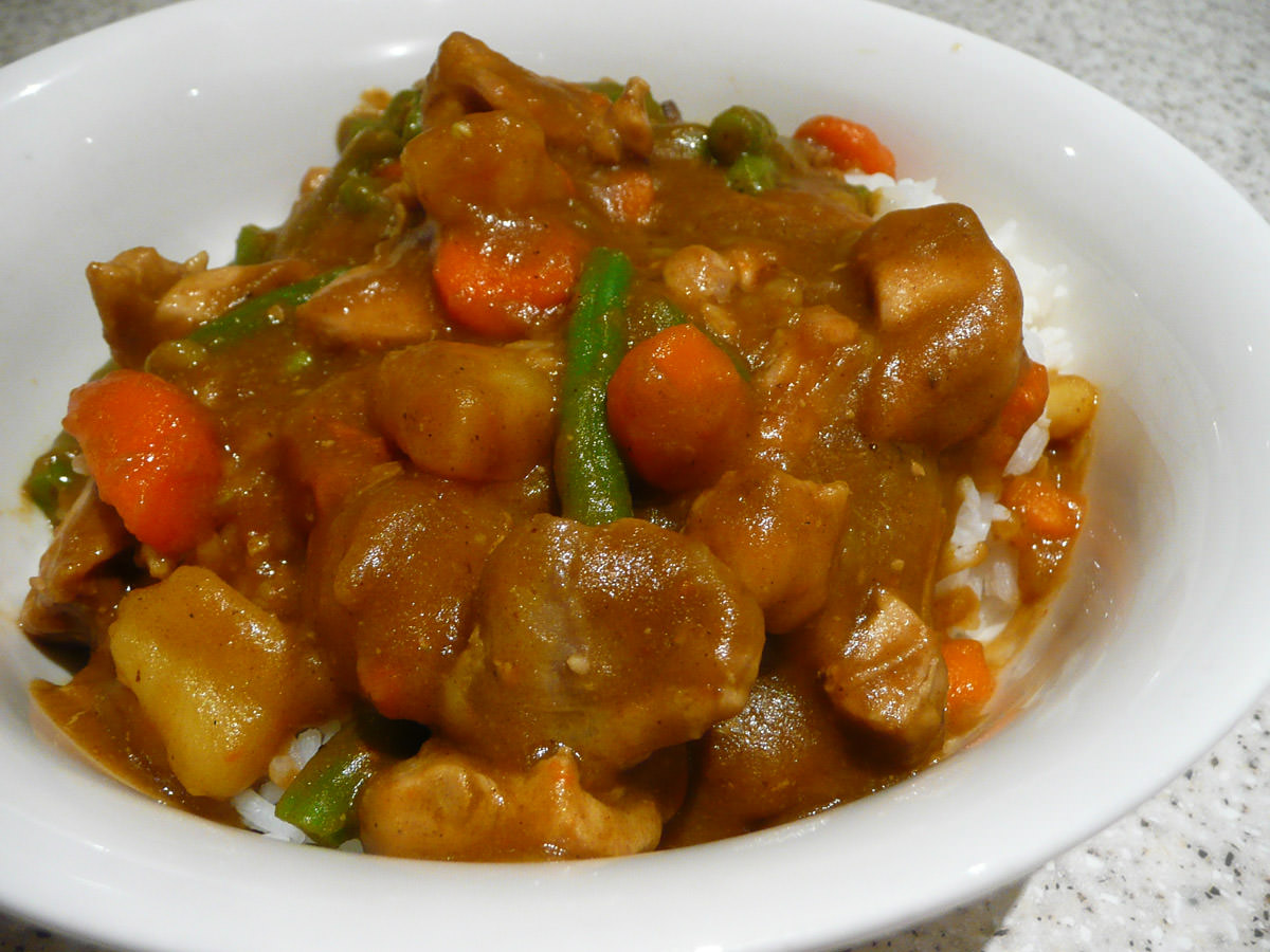Japanese curry with chicken and vegetables