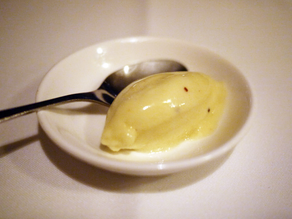 Palate cleanser between third and fourth course: Kiwi fruit sorbet
