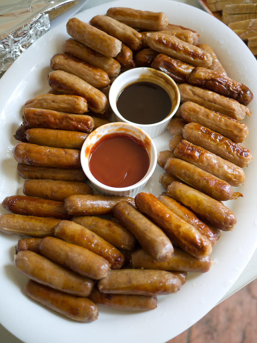 Beef and pork chipolatas with BBQ sauce and tomato sauce