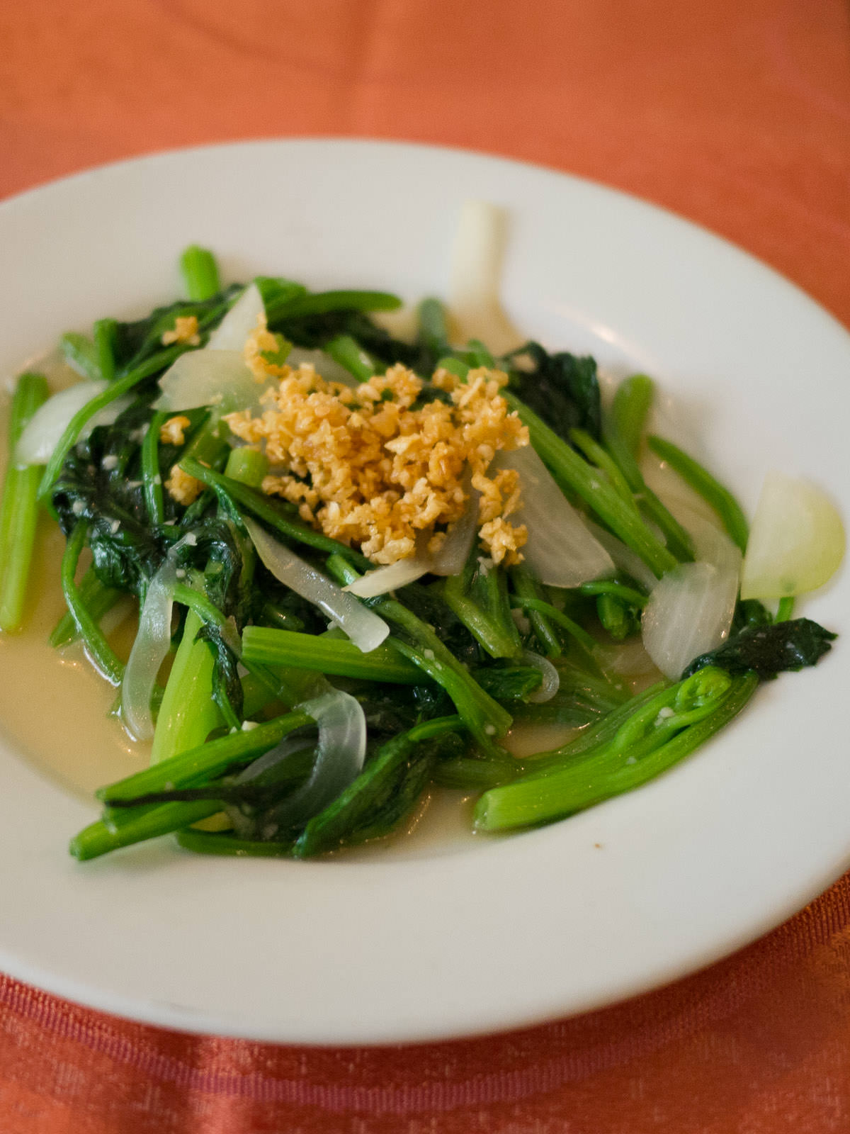 Sauteed Chinese spinach with garlic