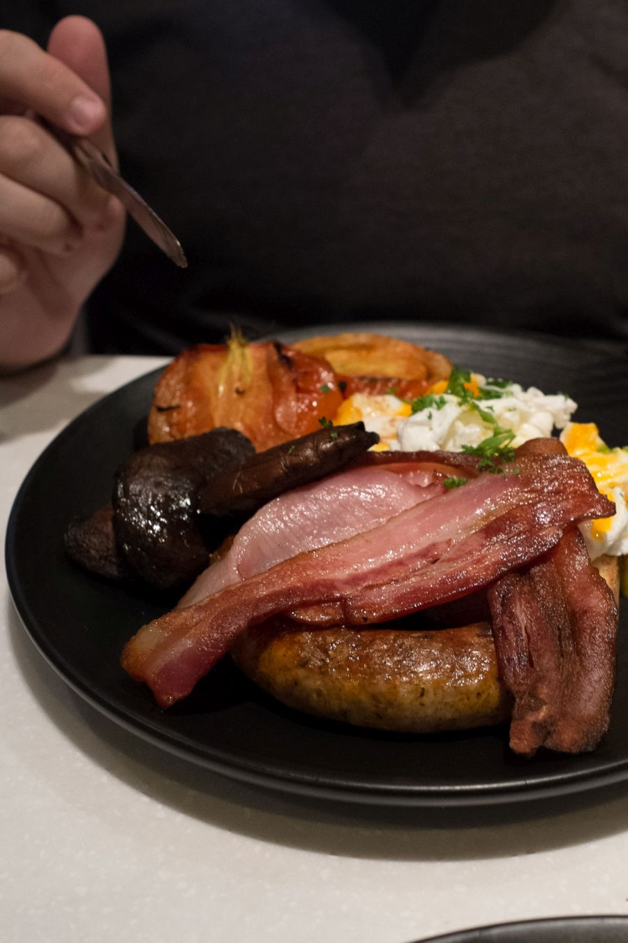 Big breakfast  - eggs, bacon, sausage, mushies, tomato (AU$19.50)