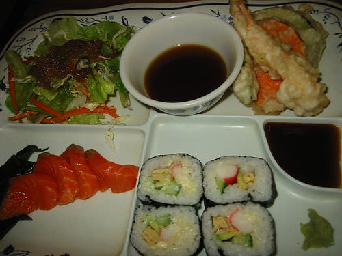 Salmon sashimi deluxe set