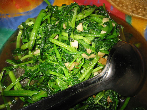 Stir-fried watercress with garlic