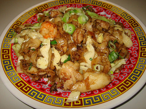 Char kway teow with cabbage