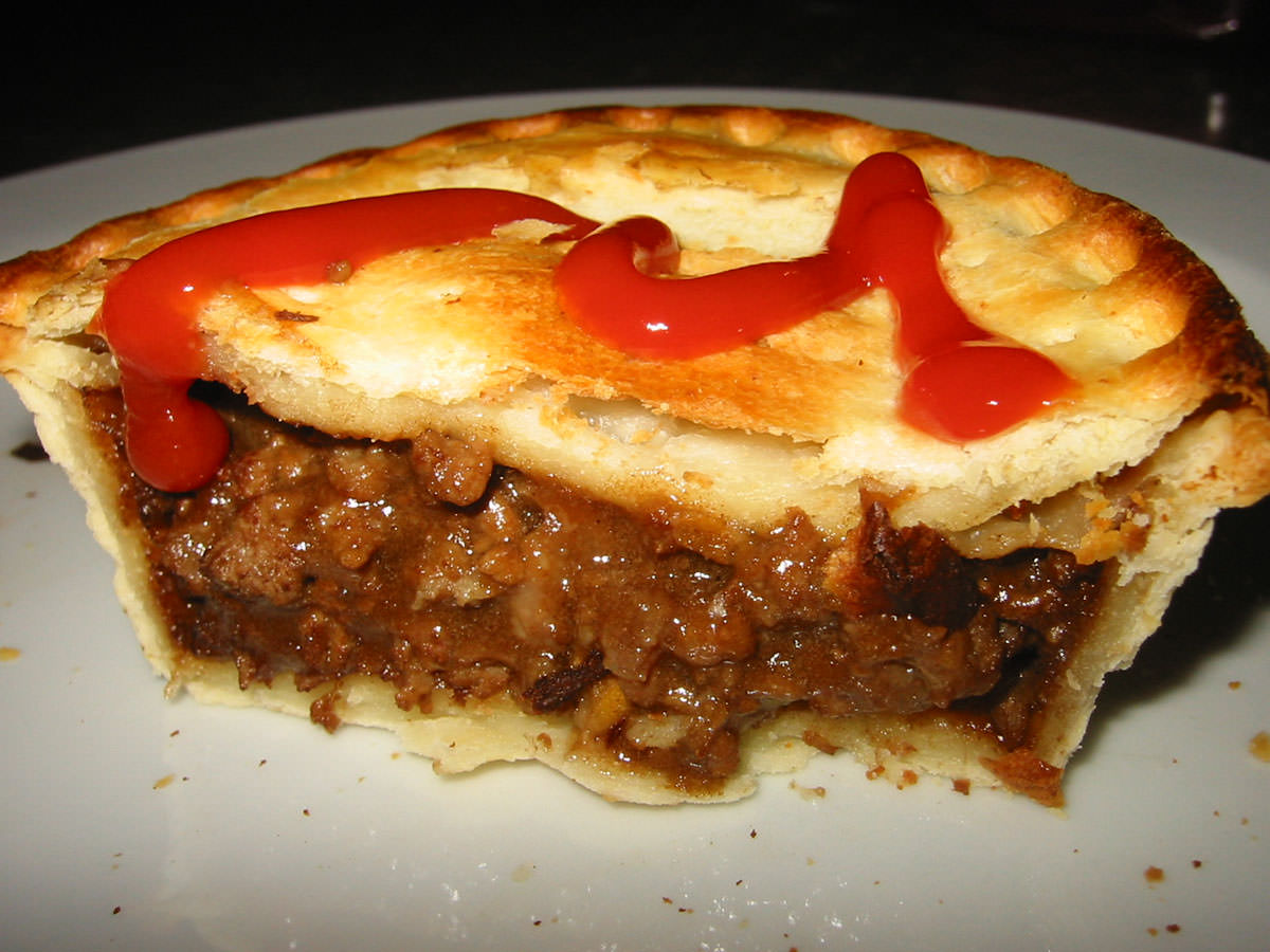 Low-fat meat pie, innards and sauce