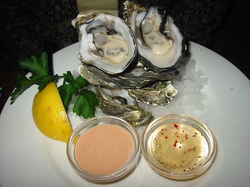Six oysters natural