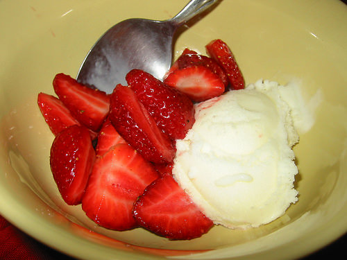 Ice cream with strawberries