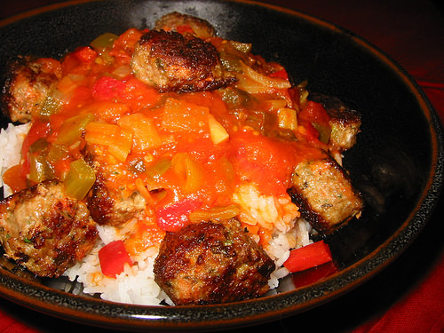 Lamb meatballs with tomato and capsicum sauce