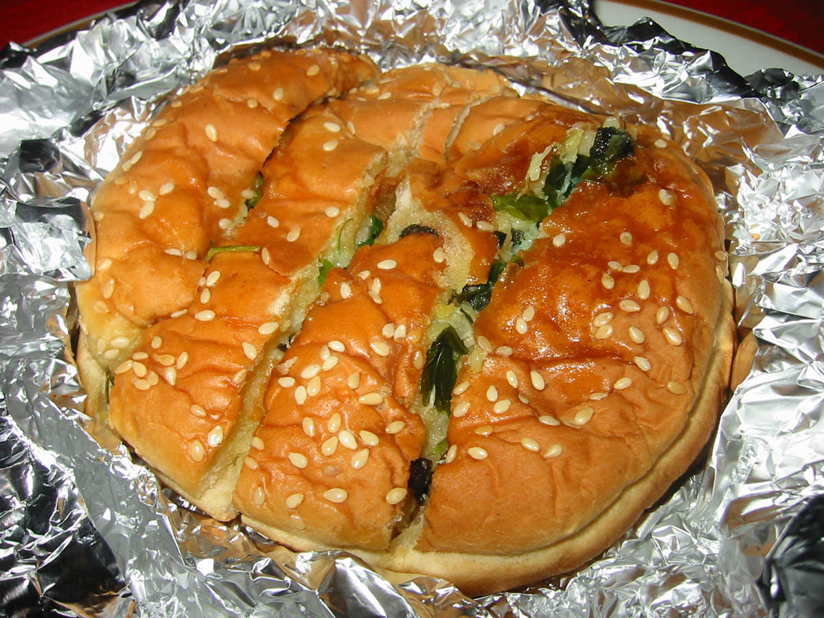 Burger bun garlic bread