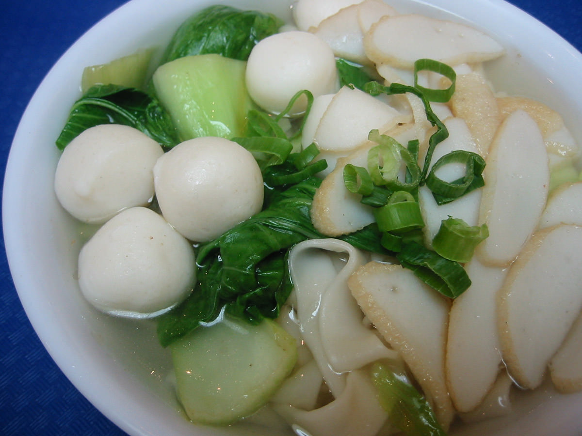 Fish ball kway teow soup