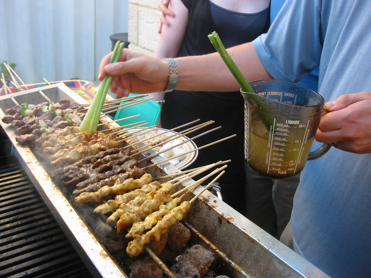 Cooking the satay