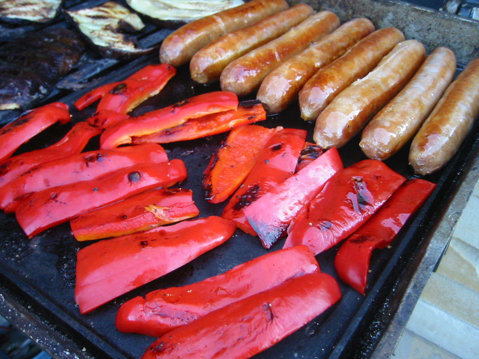 Red capsicum and beef sausages
