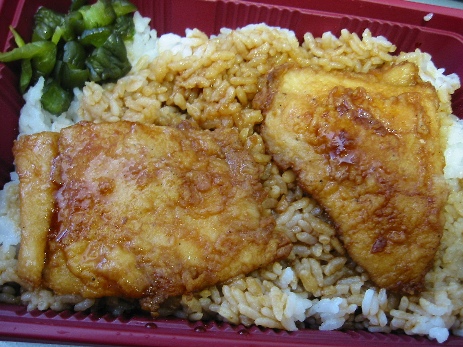 Teriyaki fish, rice and pickles