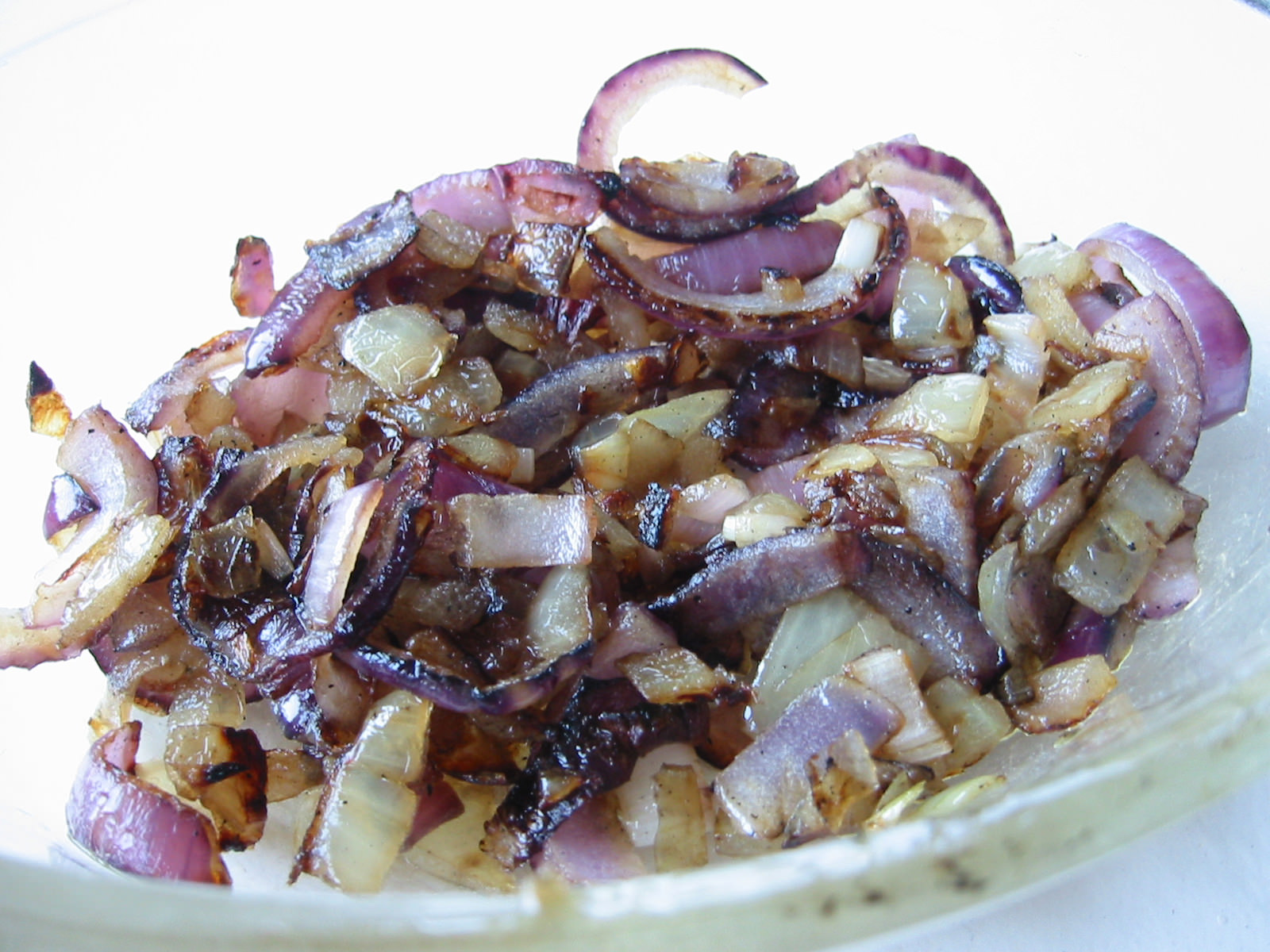 Barbecued spanish onions