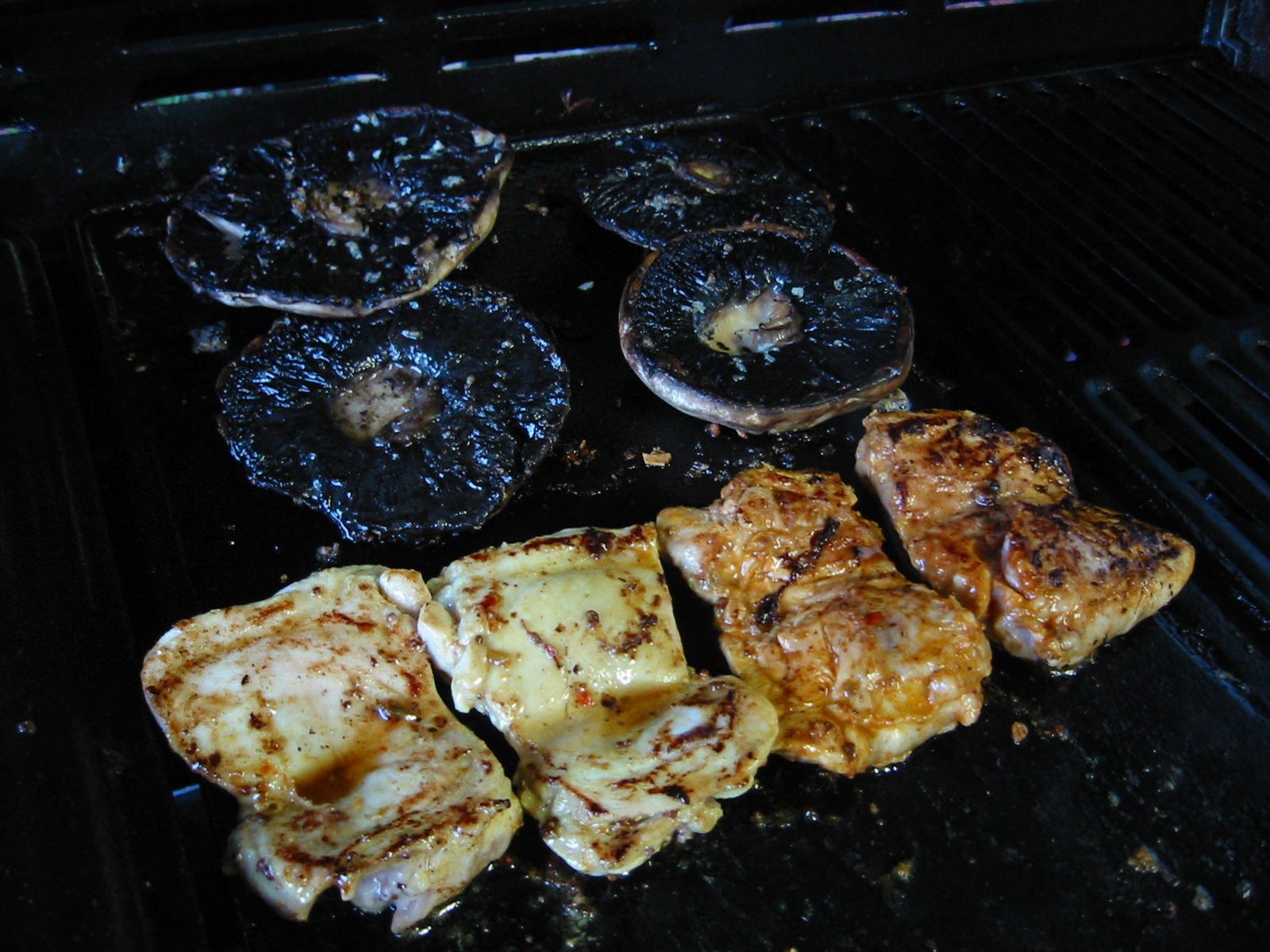 Mushrooms and chicken on the barbie
